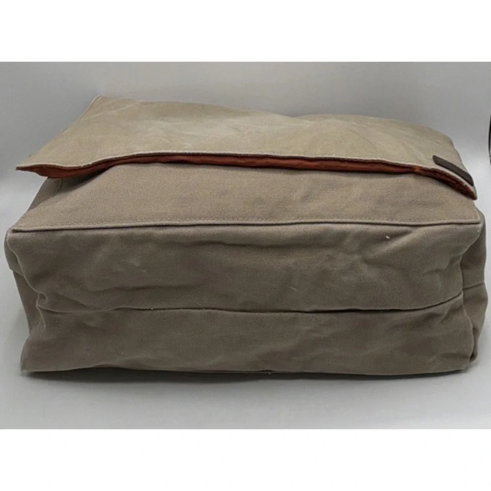 GAP Canvas Messenger Bag Crossbody Shoulder Bag. Beige Tan w/Adjustable Strap.